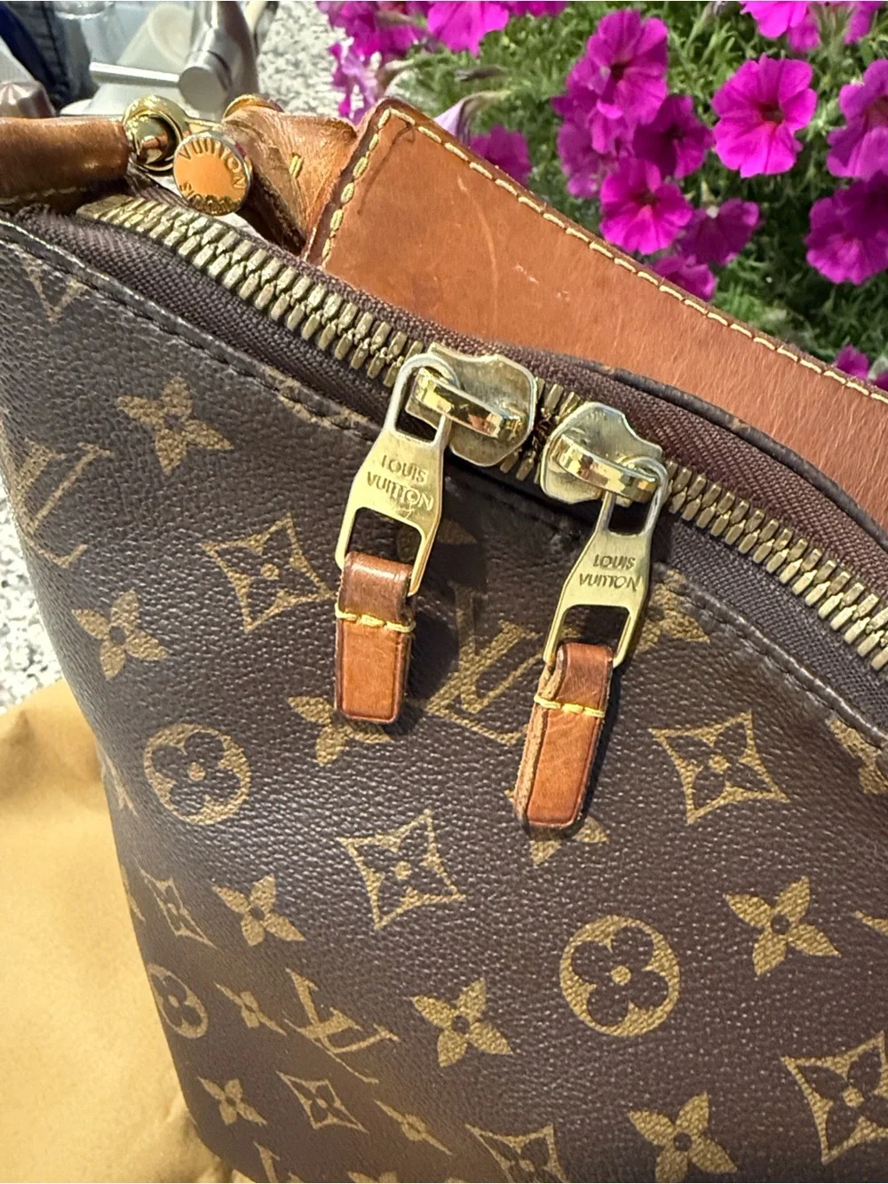 🌹Louis Vuitton Sully MM Monogram Canvas Hobo Bag